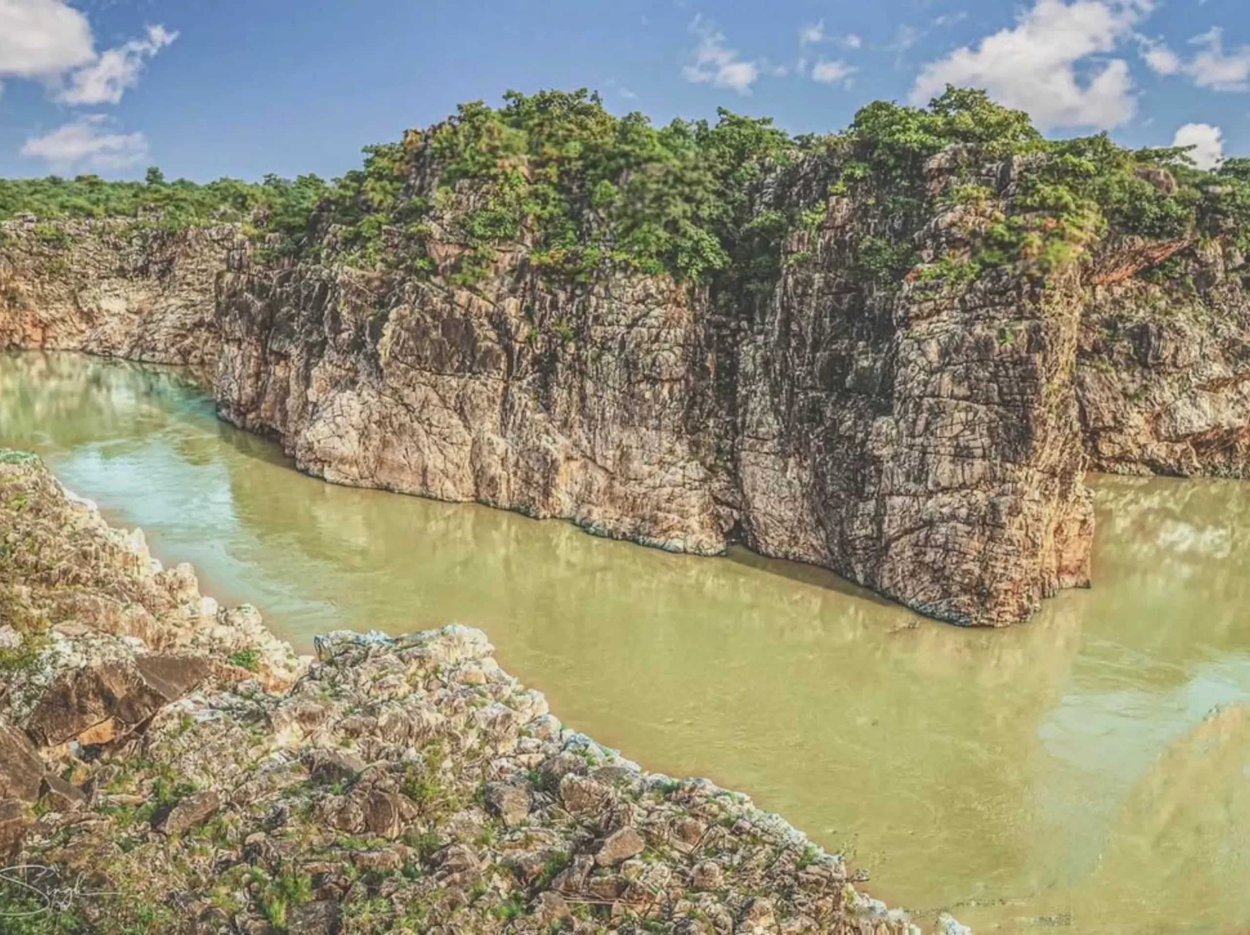 Steep Gorge Walls, Maguk Falls