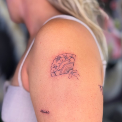 do fine line tattoos fade faster